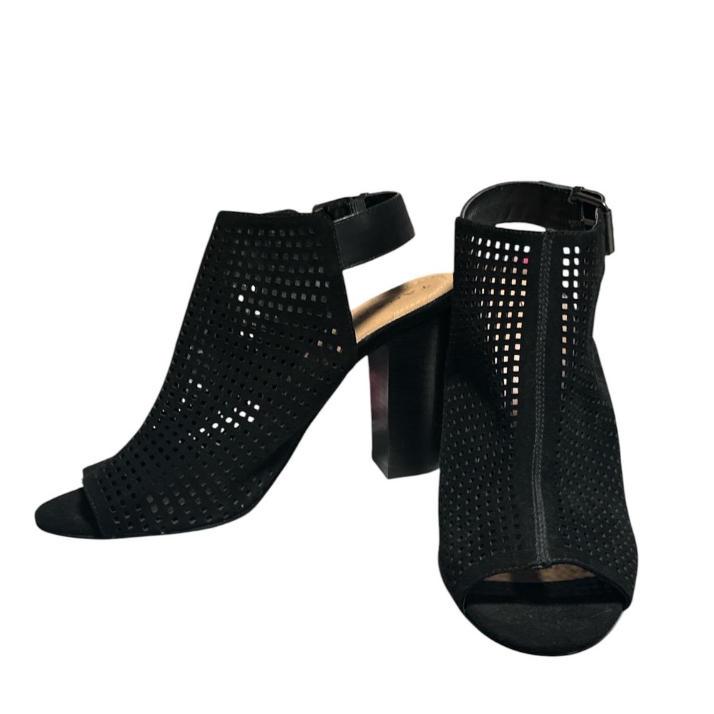 Tahari Margaret 2 Black Perforated Leather Block Heel Sandals Womens 9M